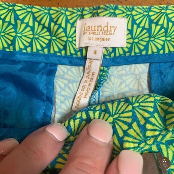 Shelli Segal Los Angeles Green Patterned Shorts size 4 - Picture 2 of 5